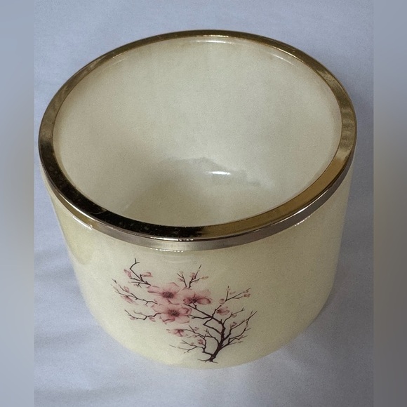 Vintage Hand Carved Genuine Alabaster Jar with lid - Picture 15 of 16